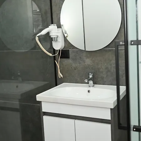 Apollonia Hotel 4*
